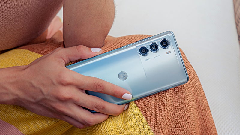 Motorola’s affordable Moto G200 is here rocking a Snapdragon 888+ processor at a very appealing price