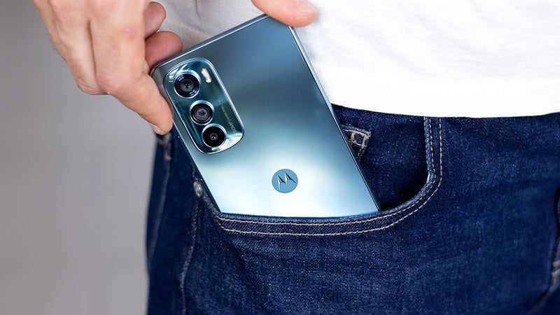 Is Motorola afraid of competing with Samsung and Apple? The confusing tale of how not to make a flagship
