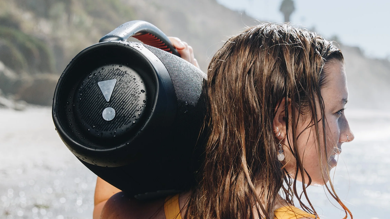 Enjoy proper Boombox experience with the powerful JBL Boombox 3—now available at hefty discount
