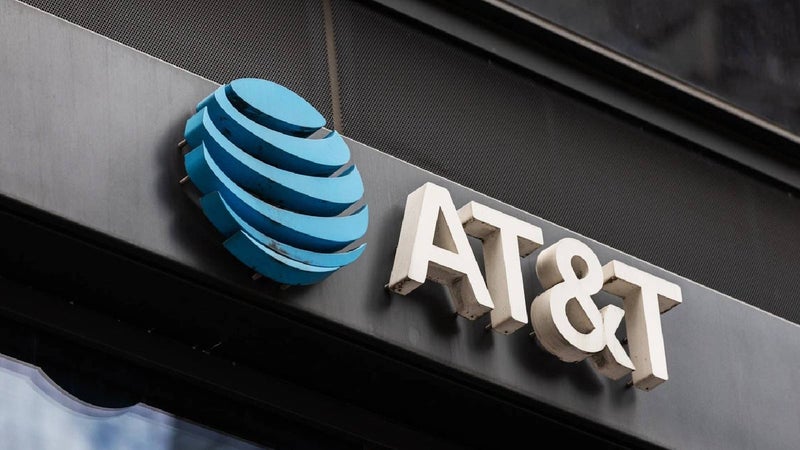 Customer buys an iPhone straight from Apple - ends up tangled in AT&T, Verizon, and H2O mess