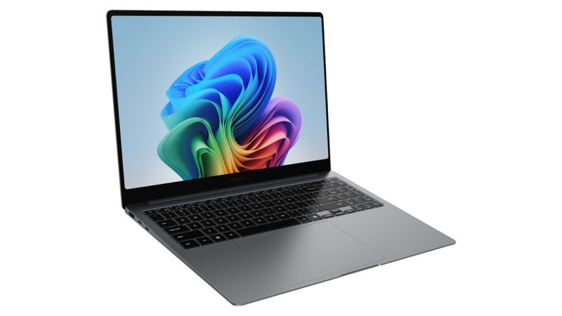 Save $400 on the prestige-worthy 1TB Galaxy Book 5 Pro at Samsung