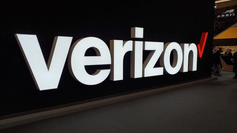 Verizon glitch put users' call logs in the wrong hands, sparks real-time surveillance worries