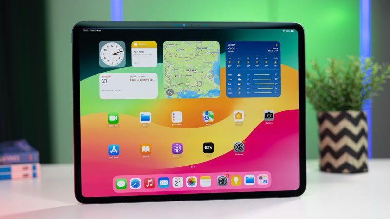 Report claims the next iPad update might be the closest we’ll ever get to a touchscreen MacBook