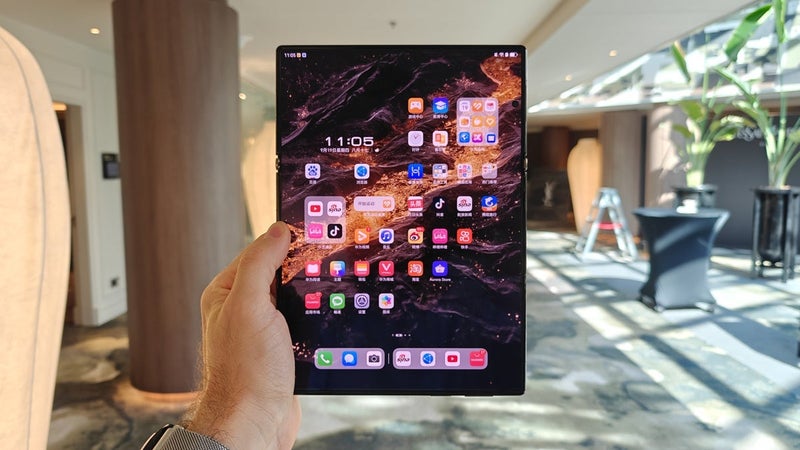 Samsung tri-foldable camera and charging speed specifications leak