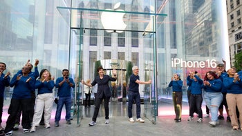 Apple reports solid fiscal Q2 numbers but the stock still plunges due to tariff fears