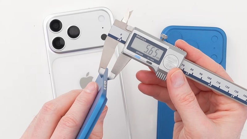 Screenshot from iPhone 17 Air dummy unit hands-on video