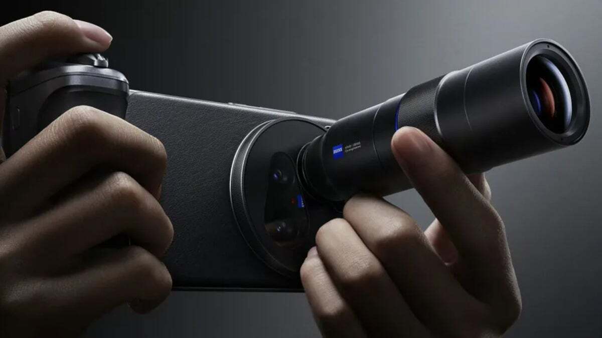Vivo offers a detachable ~9x zoom lens for its X200 Ultra. | Image credit – Vivo - Samsung might bring a game-changing camera upgrade to future Galaxy phones