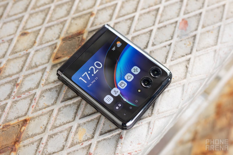 Motorola Razr Plus (2023) Review: Solid Galaxy Flip alternative