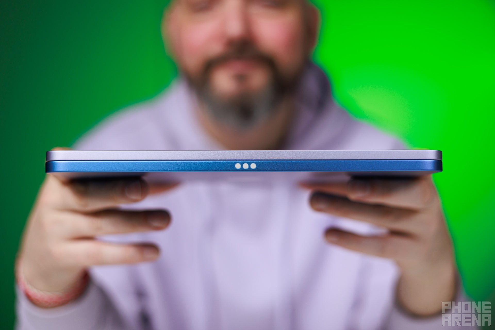 Smart connector on iPad A16 frame (Image credit - PhoneArena) - iPad A16 vs iPad Air M3: who's the real iPad Pro killer here?